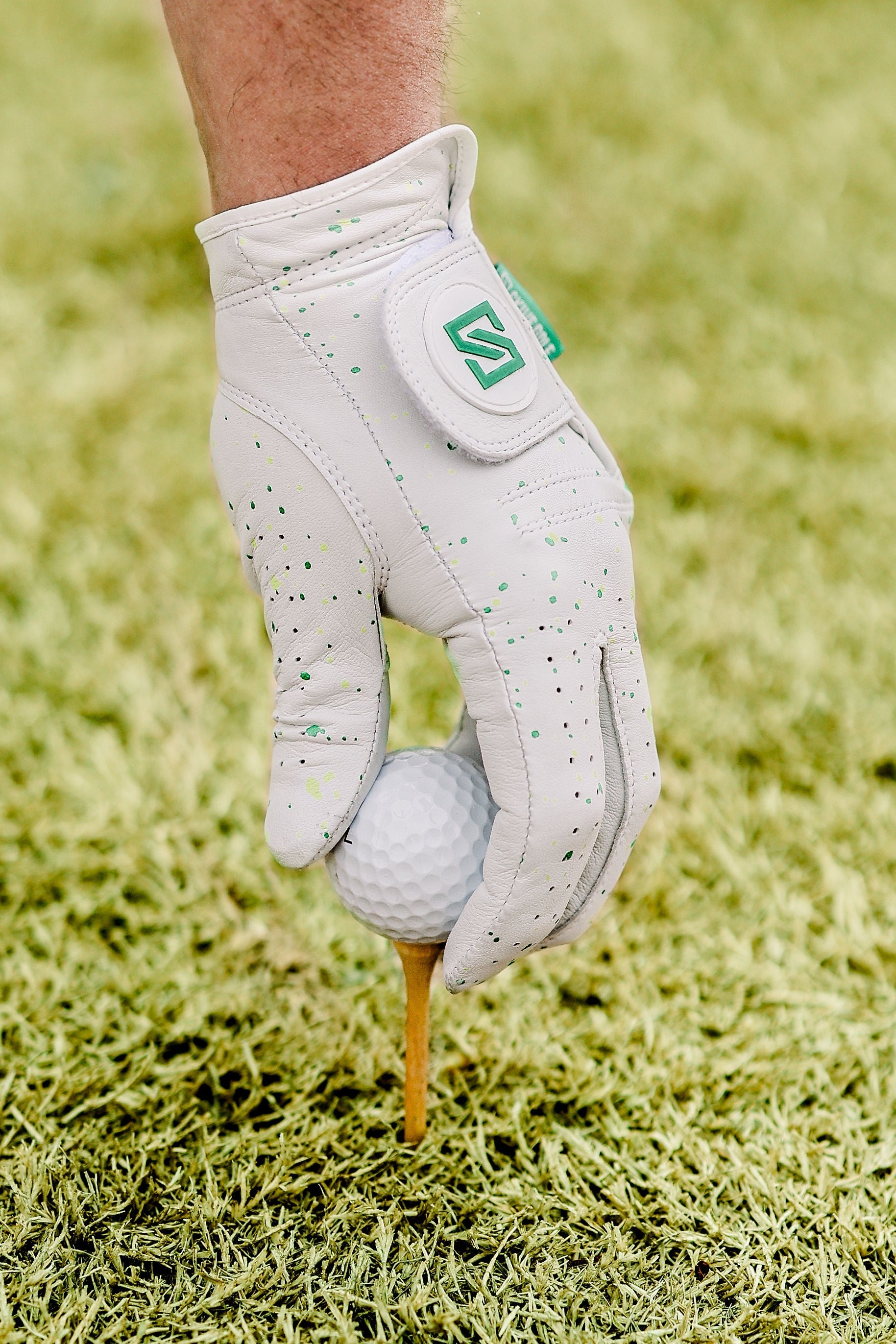 SKIVE Premium Golf Glove
