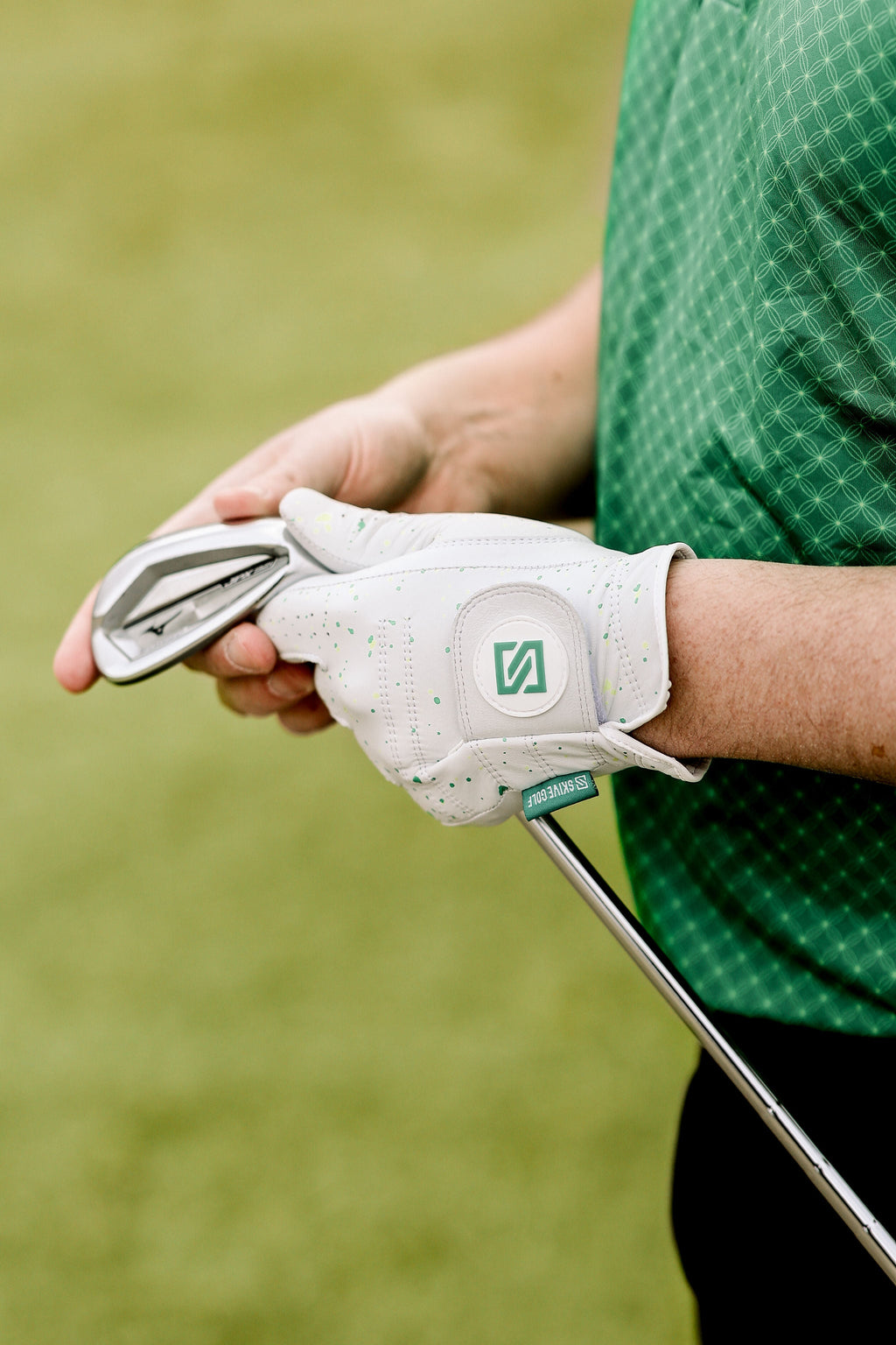 SKIVE Premium Golf Glove